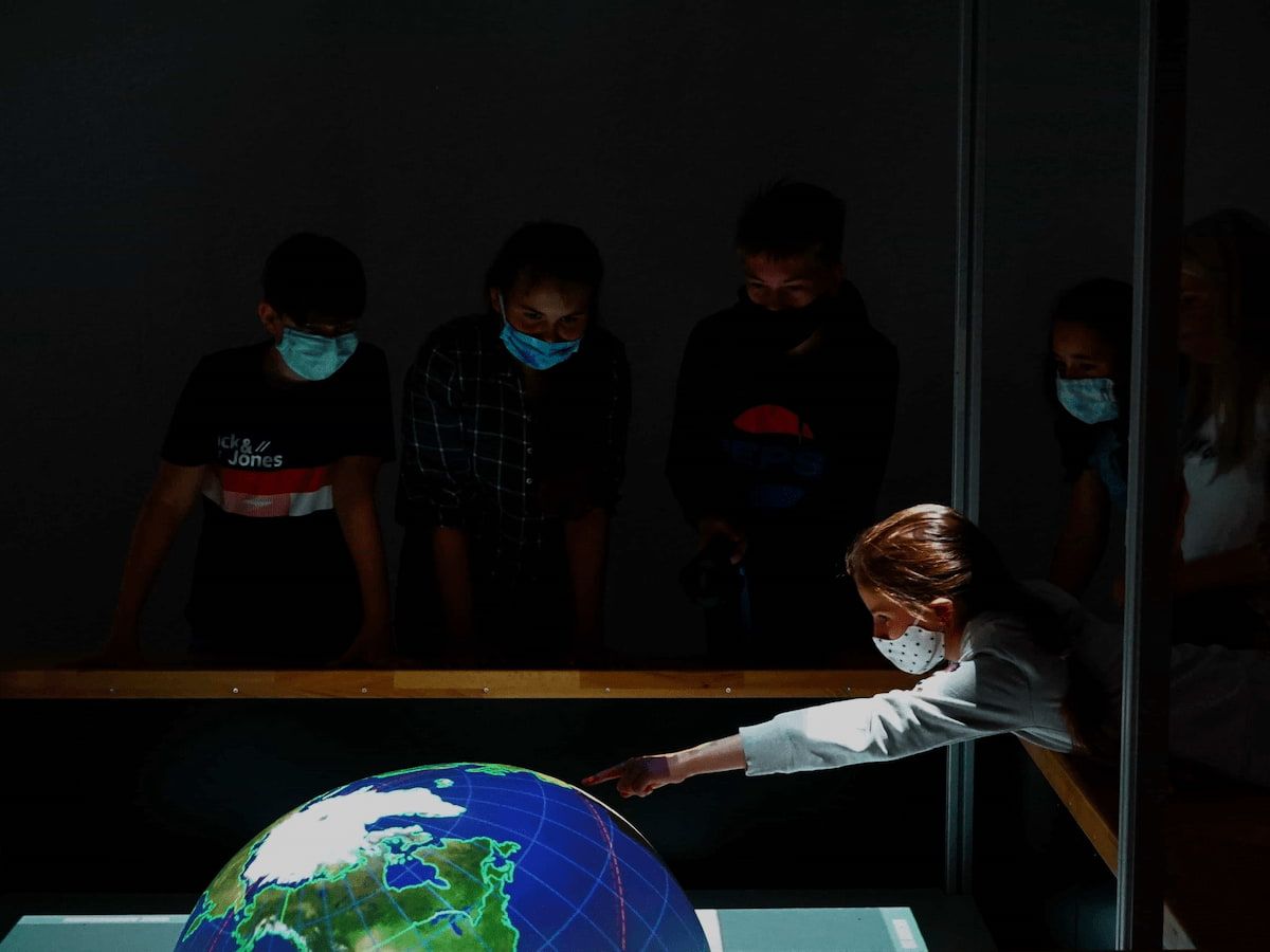 Virtual Reality Learning Space (VRLS)