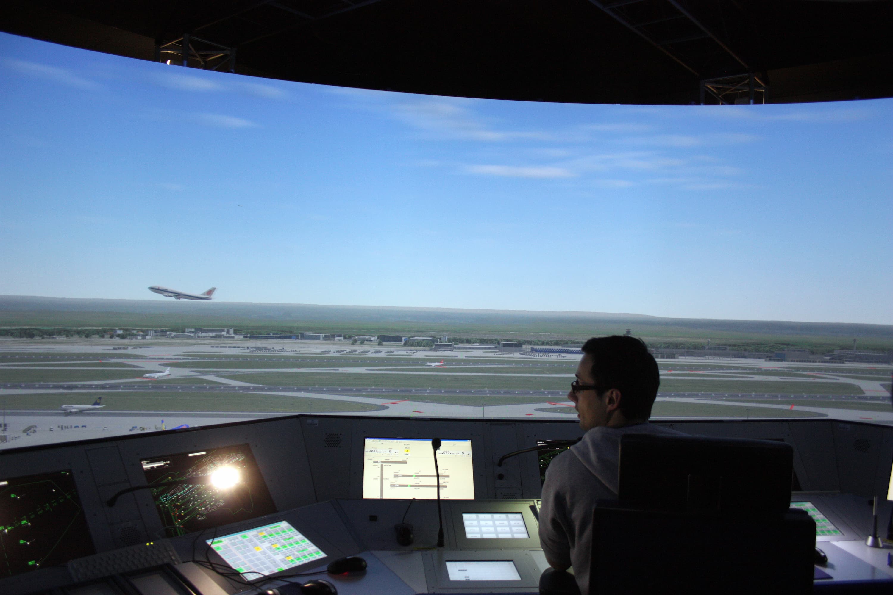 DFS Deutsche Flugsicherung – ATM Tower Simulator