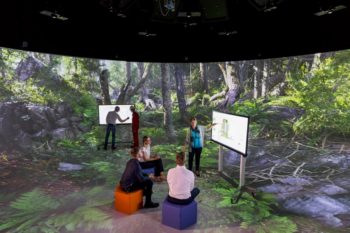 Fraunhofer IFF Elbe Dome 2.0 – 360° Mixed Reality Lab