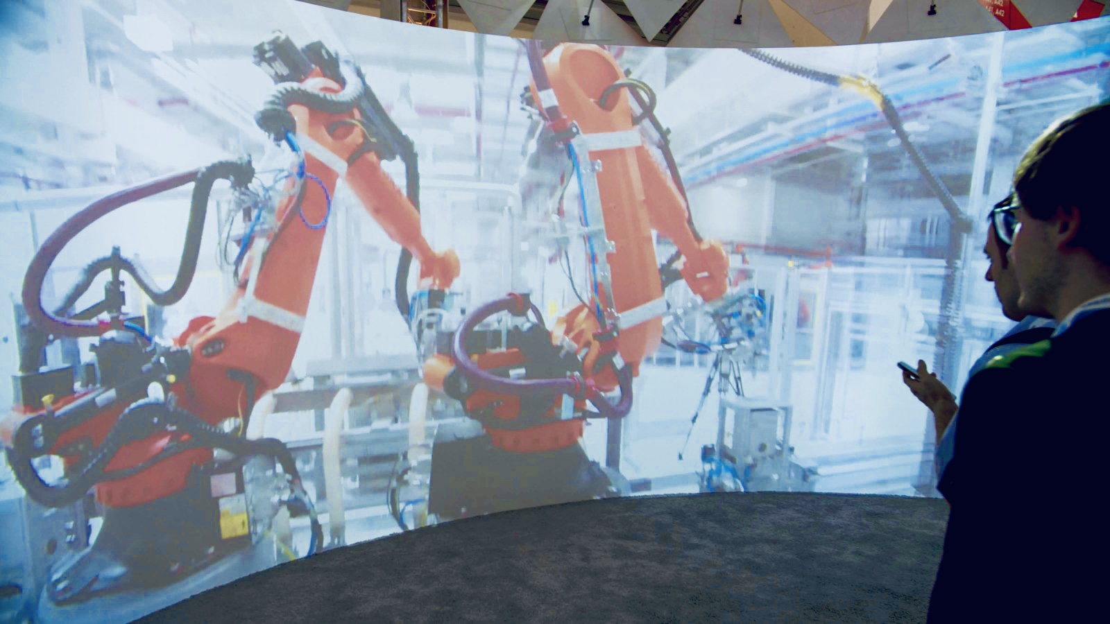 Introducing the modular and mobile 360° show-cinema for KUKA AG.